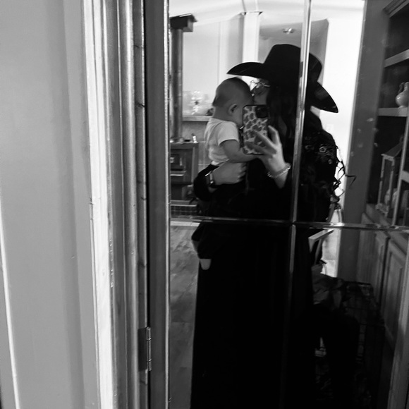 Meet your Posher, Cassidy - Picture 3 of 12